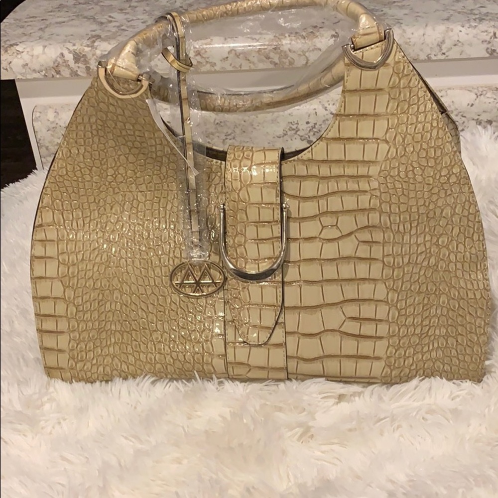 Trendy purse